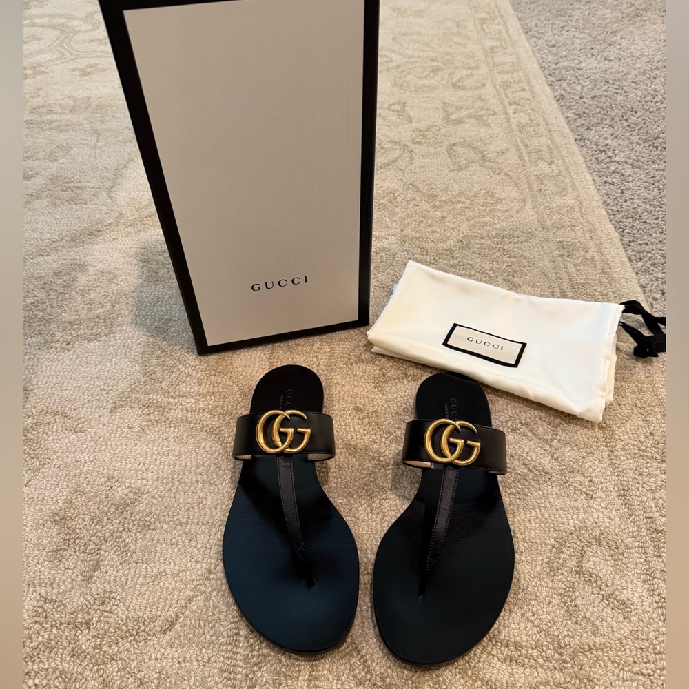 Black Gucci Flat Marmont Leather Thong Sandals Size 37